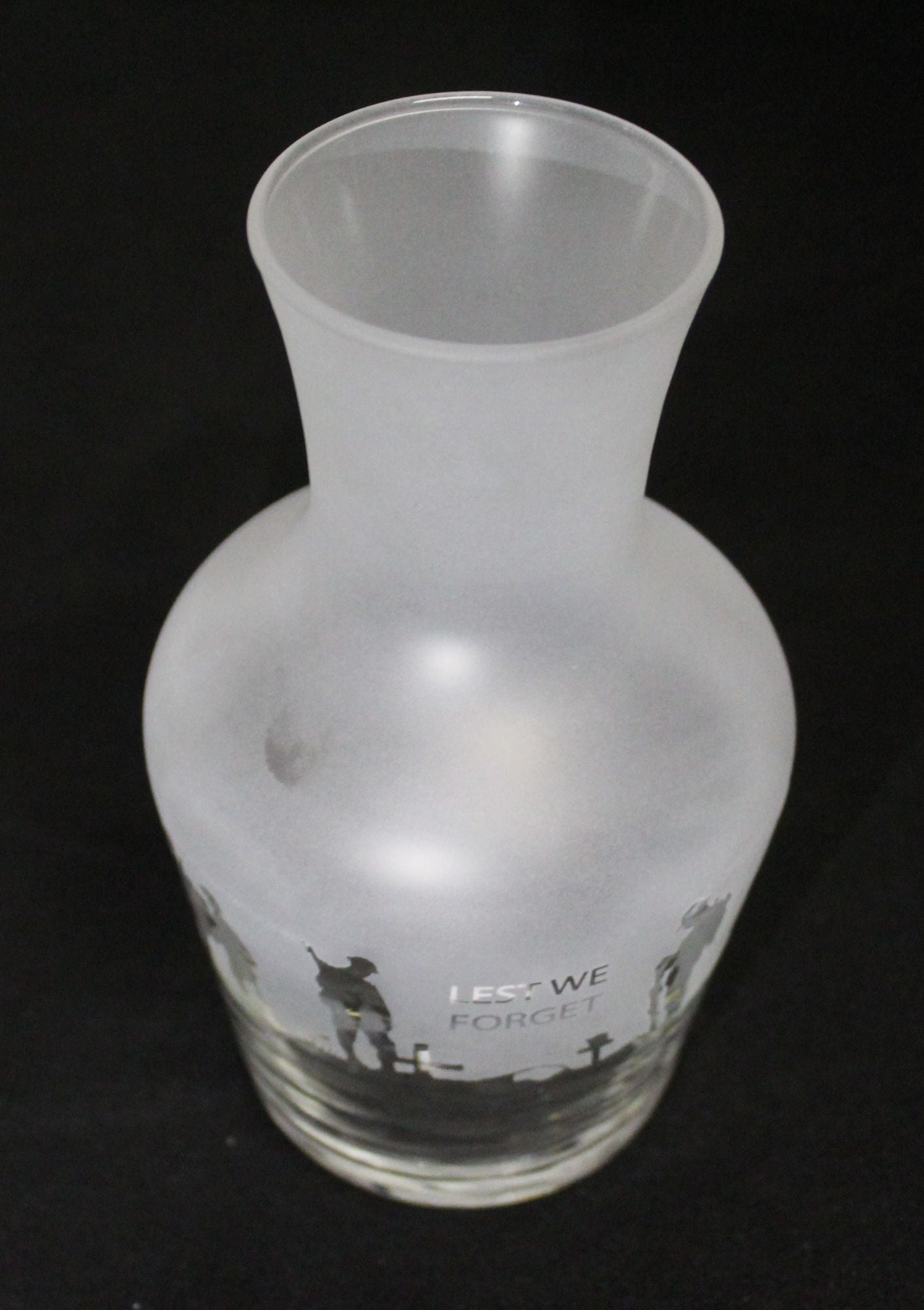 Glass Carafe "Lest we forget"