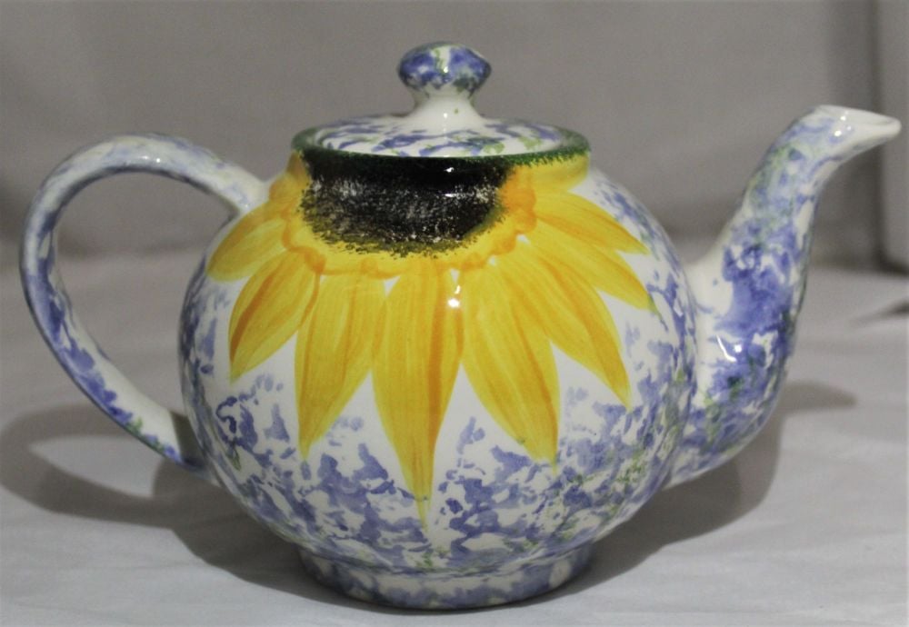 Small Tea Pot - Vincent Design