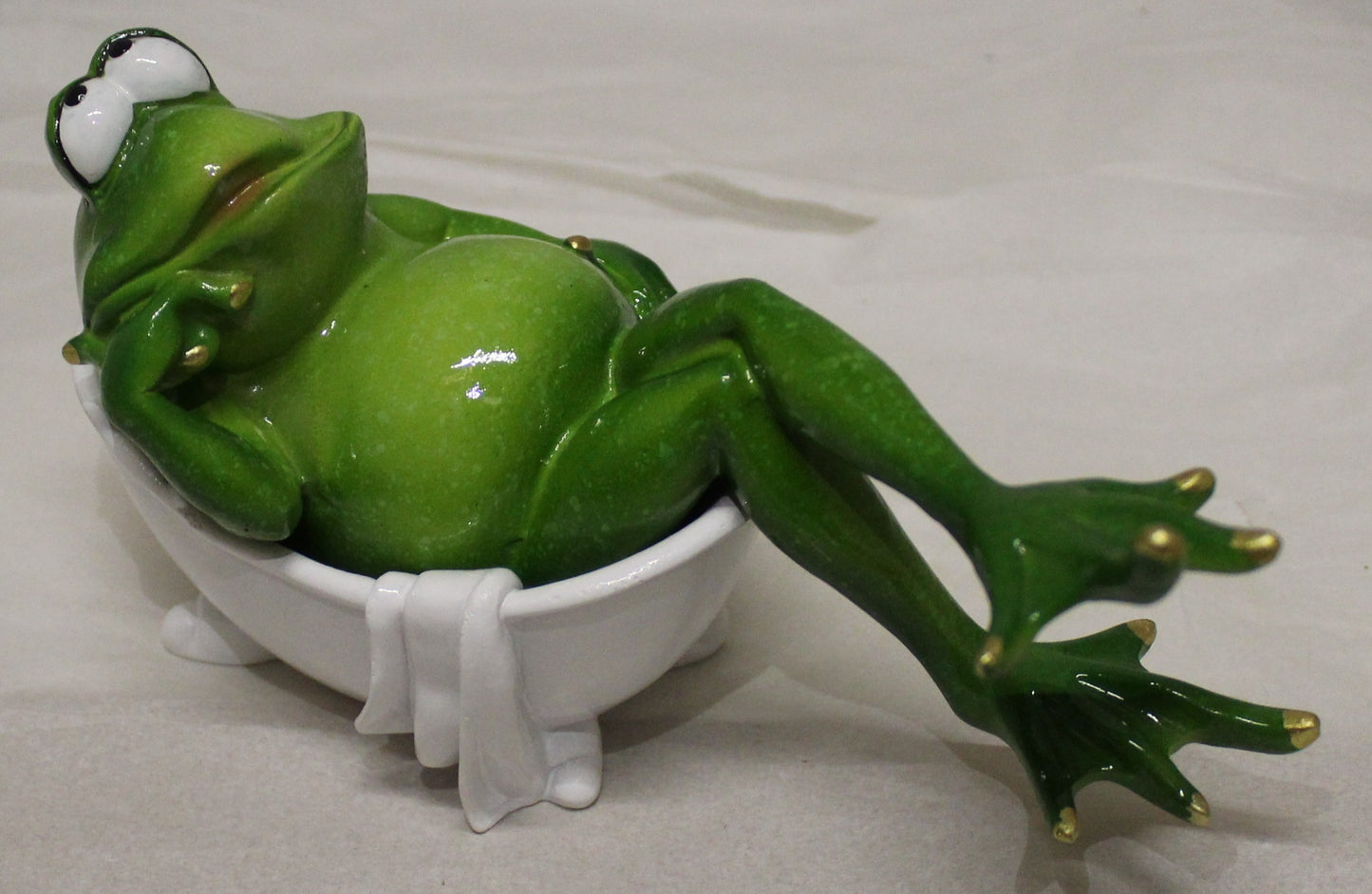 Comical Frogs - Bathtime