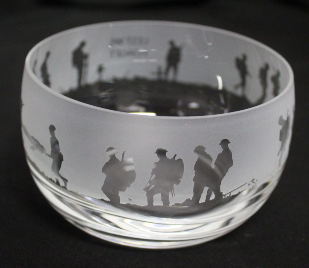 Glass Bowl "Lest we forget"