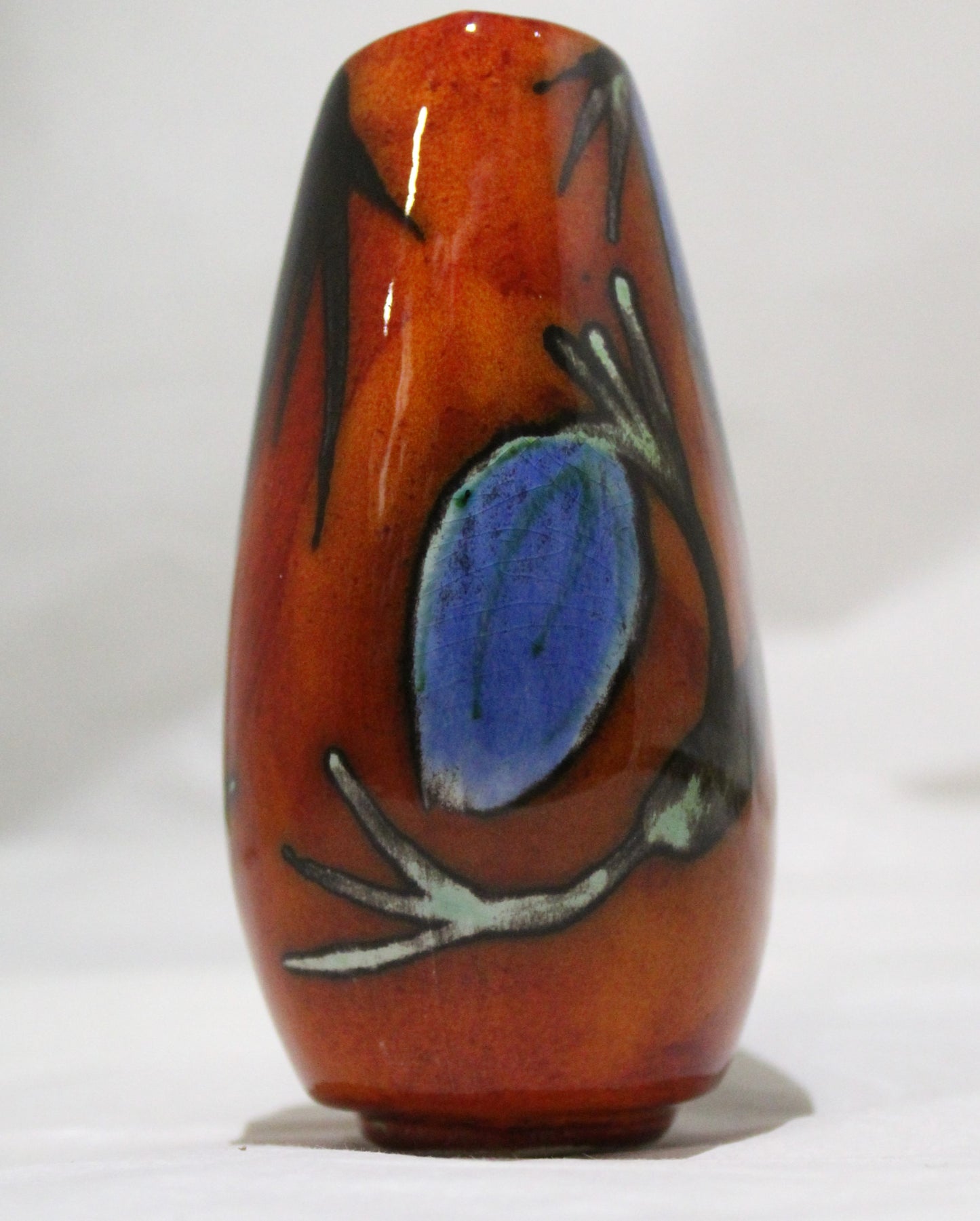 Hand-thrown, Mini Manhatton Vase - Himalayan Poppy design