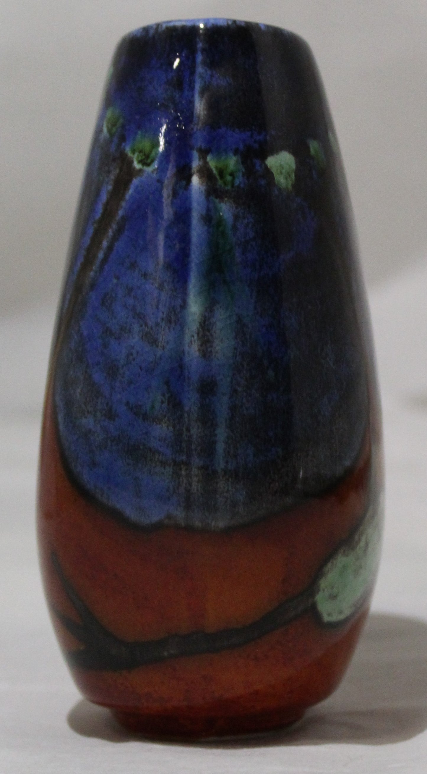 Hand-thrown, Mini Manhatton Vase - Himalayan Poppy design