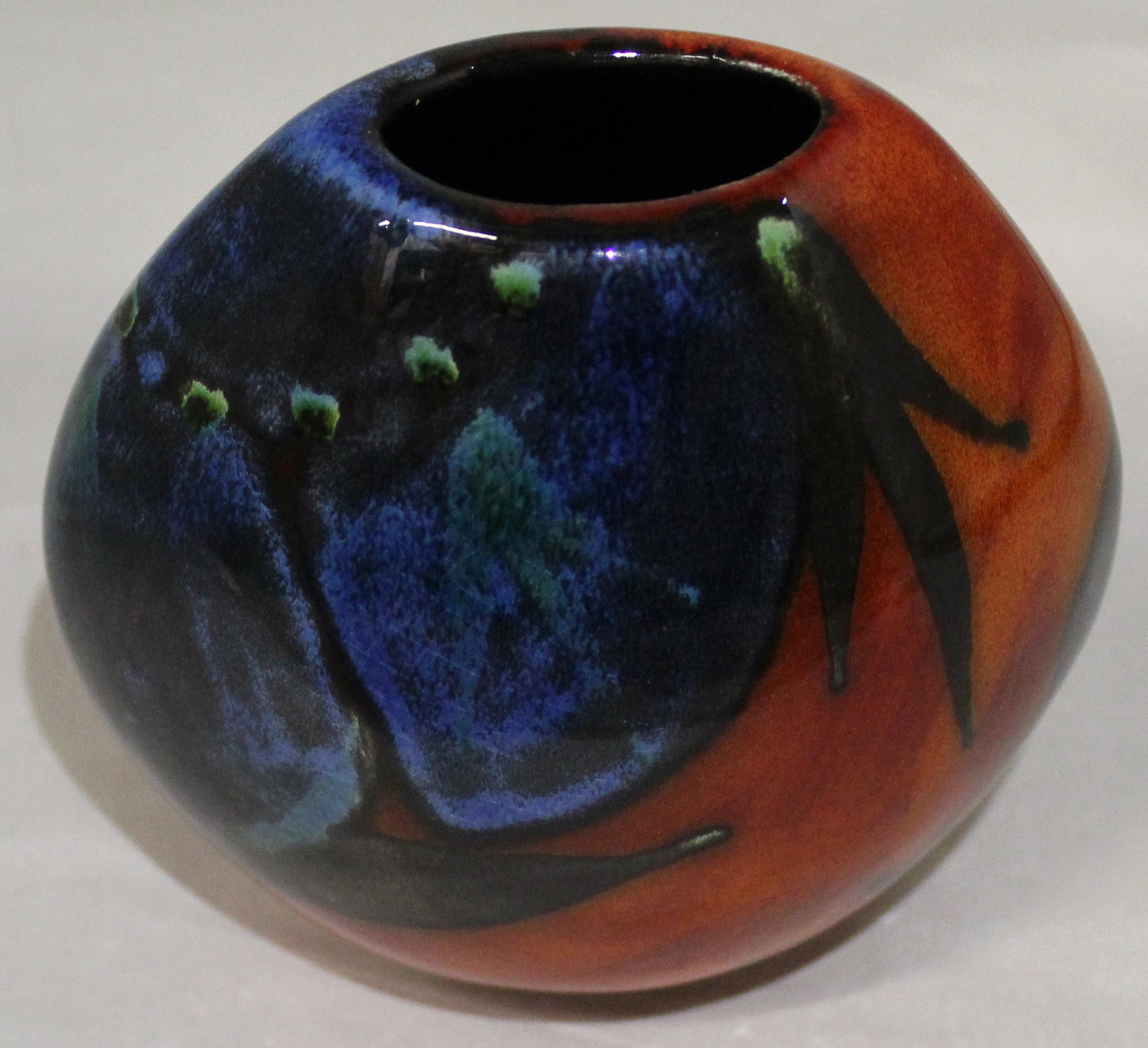 Hand-thrown, Mini Purse Vase - Himalayan Poppy design