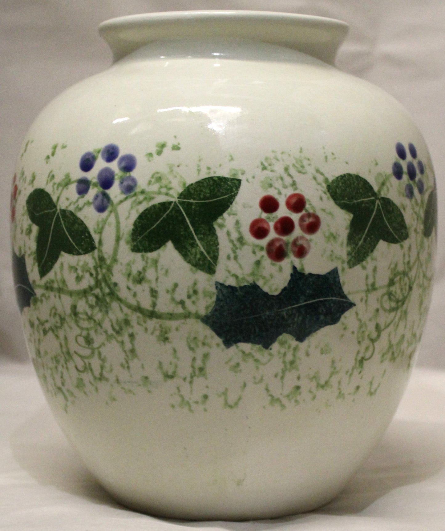 Bulbous Vase - Winter Vine Huts