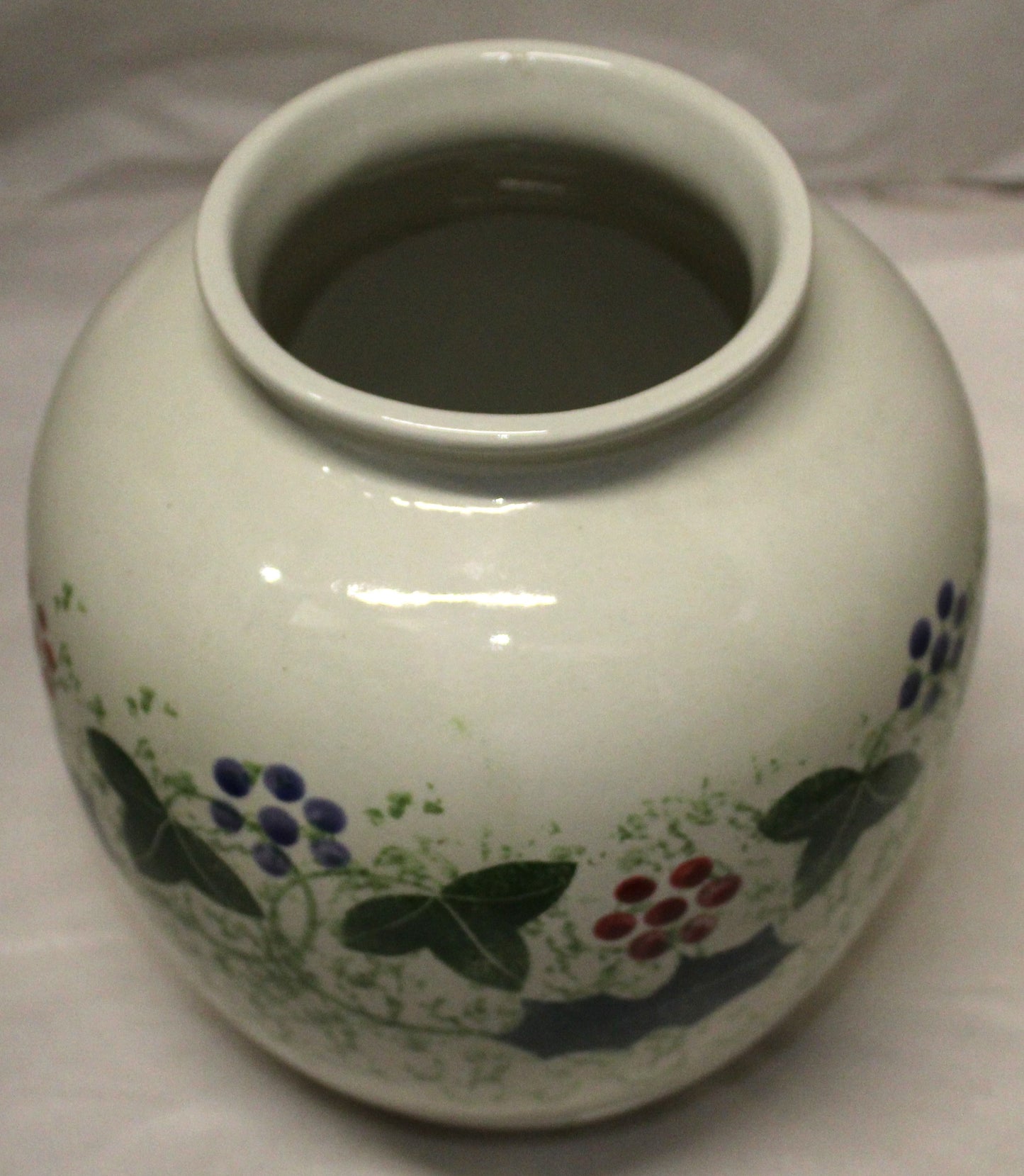 Bulbous Vase - Winter Vine Huts