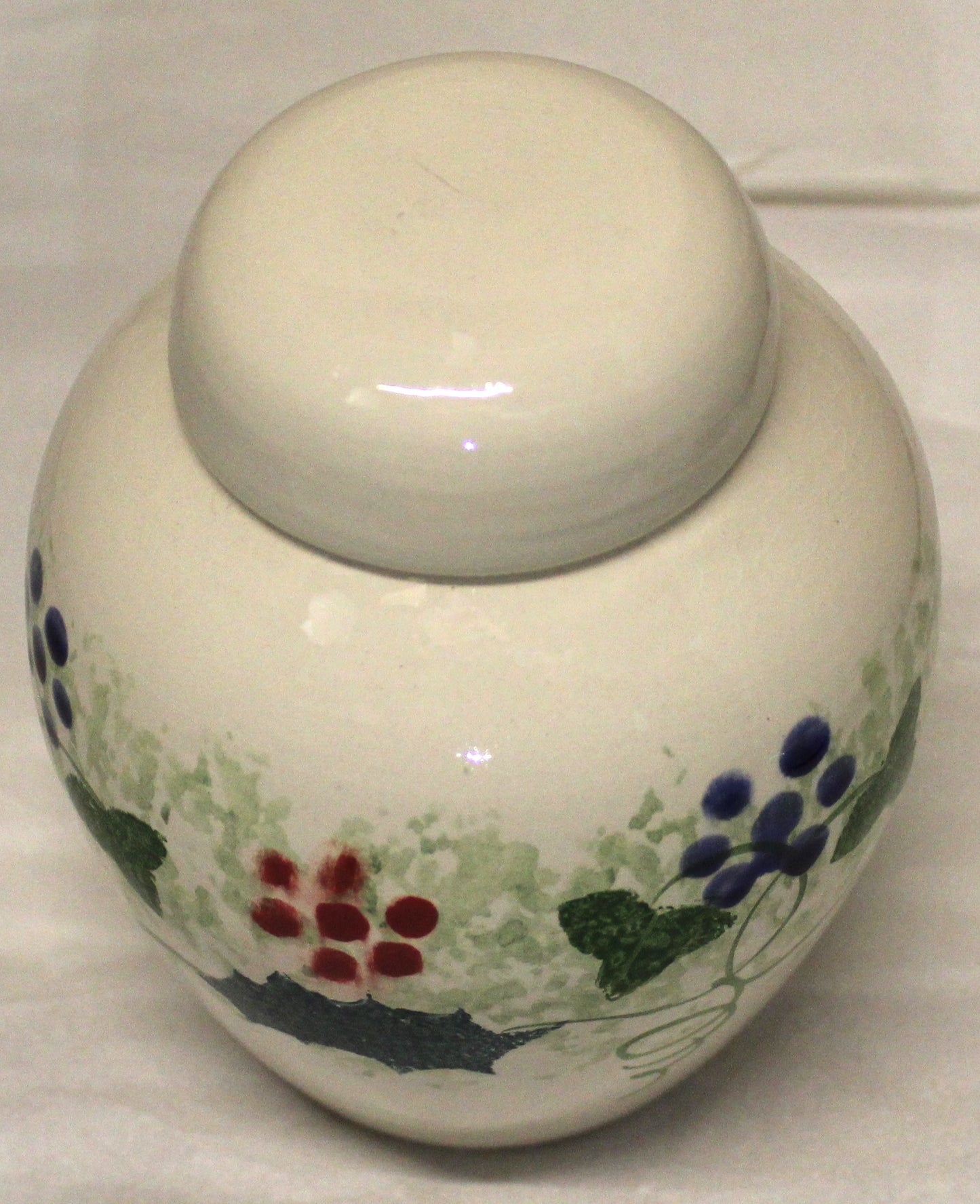 Hand-thrown, medium Ginger Jar - Winter Vine design