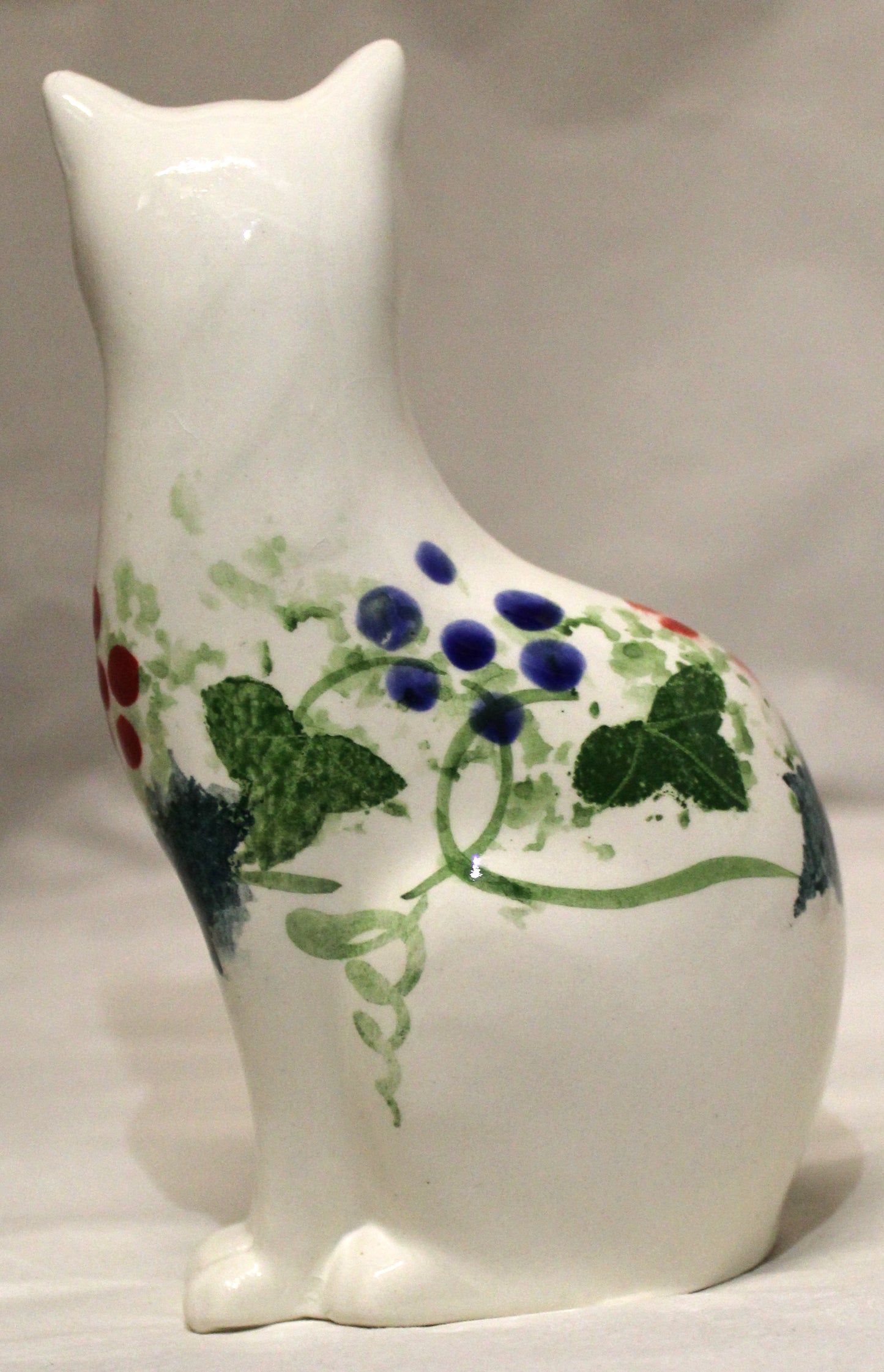 Studio Poole Cat (left) - Winter Vine design