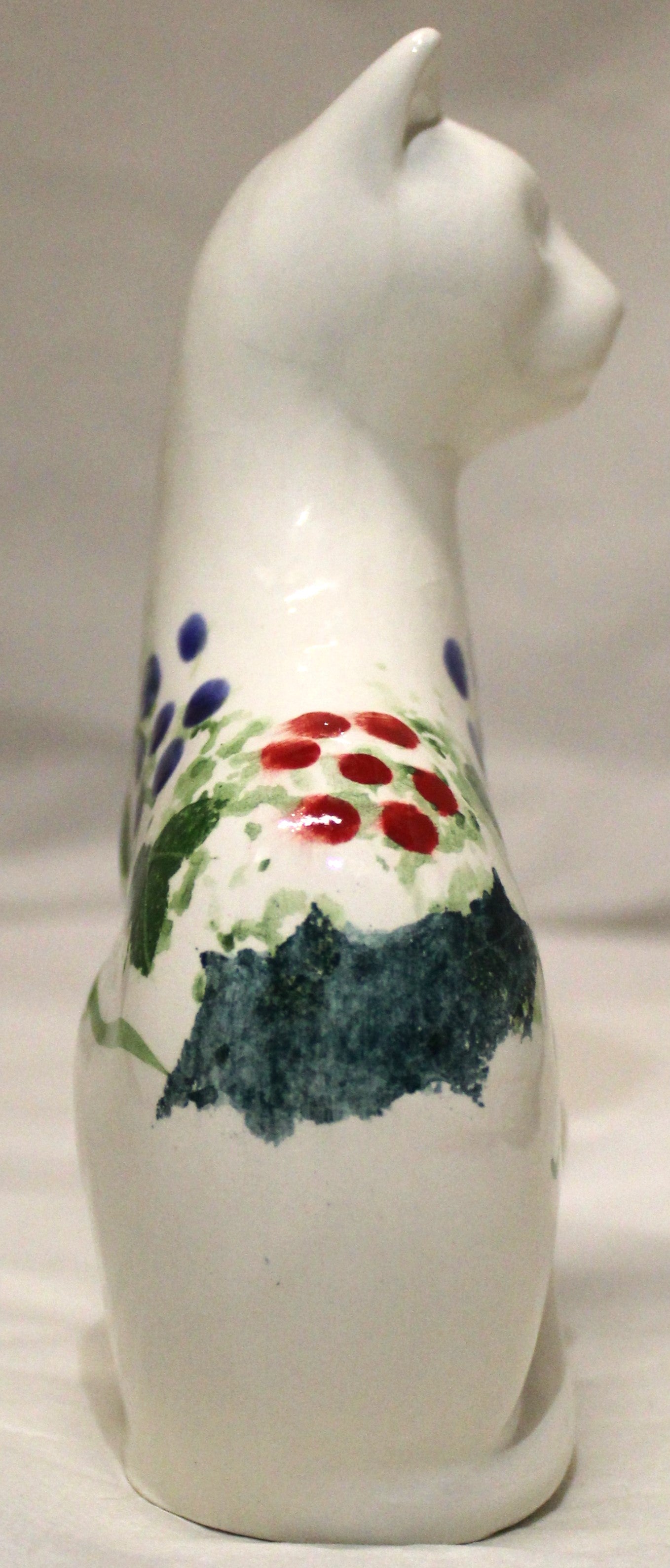 Studio Poole Cat (left) - Winter Vine design
