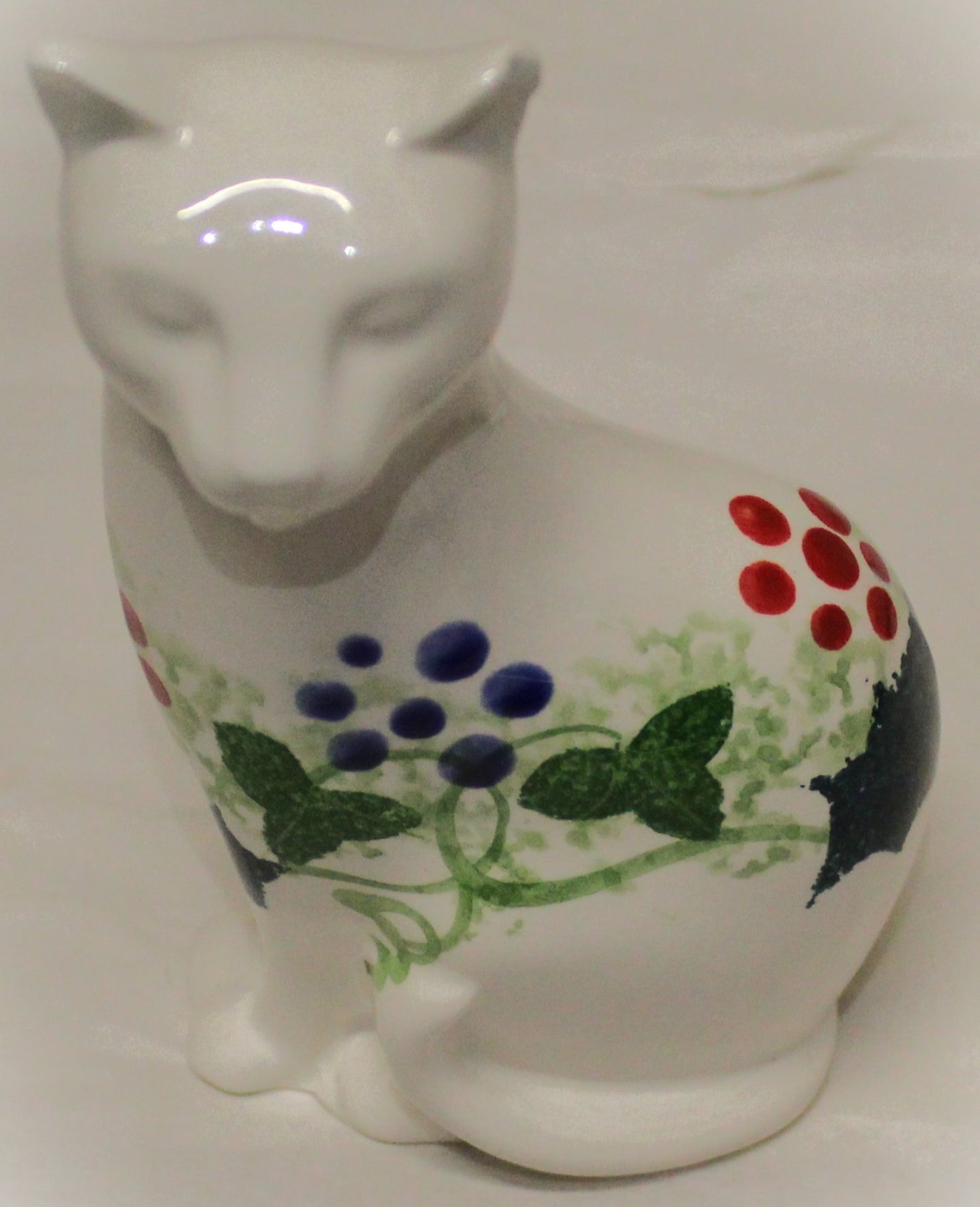 Studio Poole Cat (right) - Winter Vine design