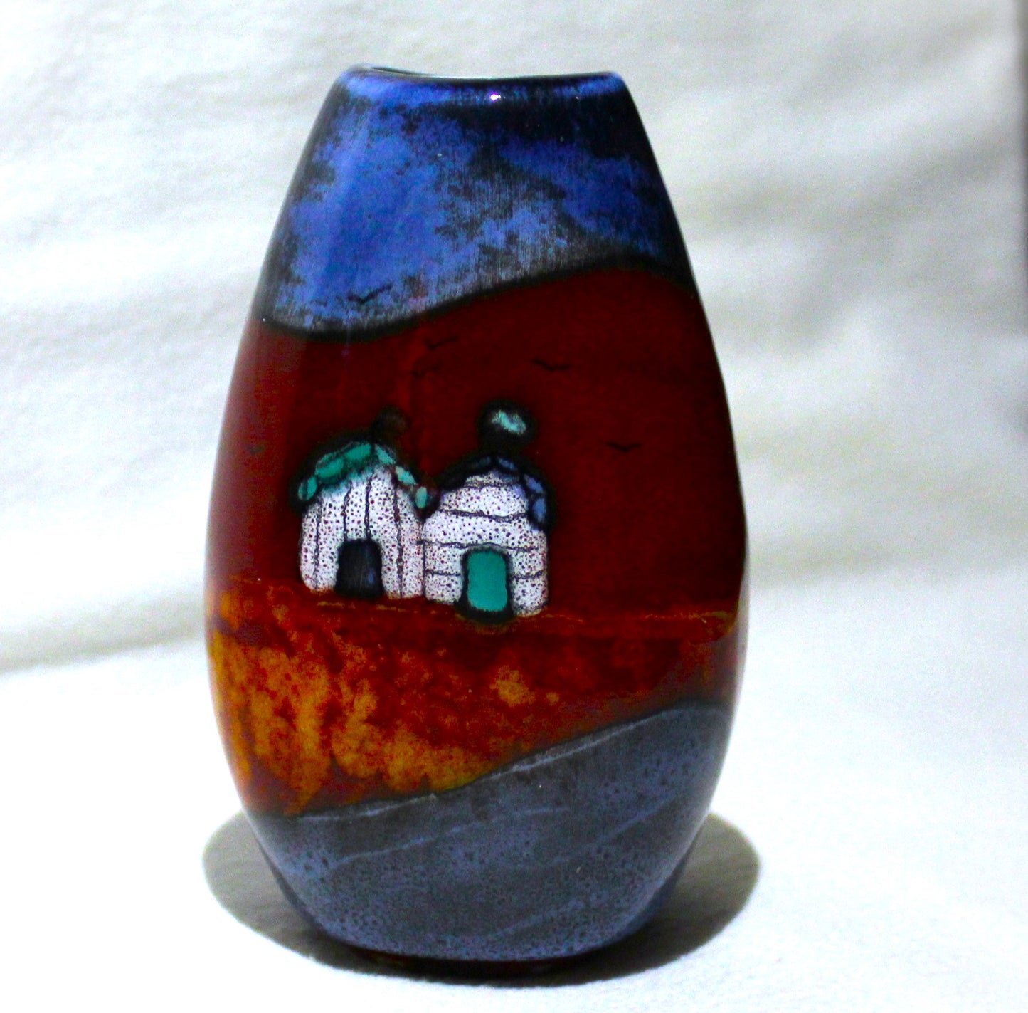 Hand-thrown, Mini Manhattan Vase - Red beach Huts design