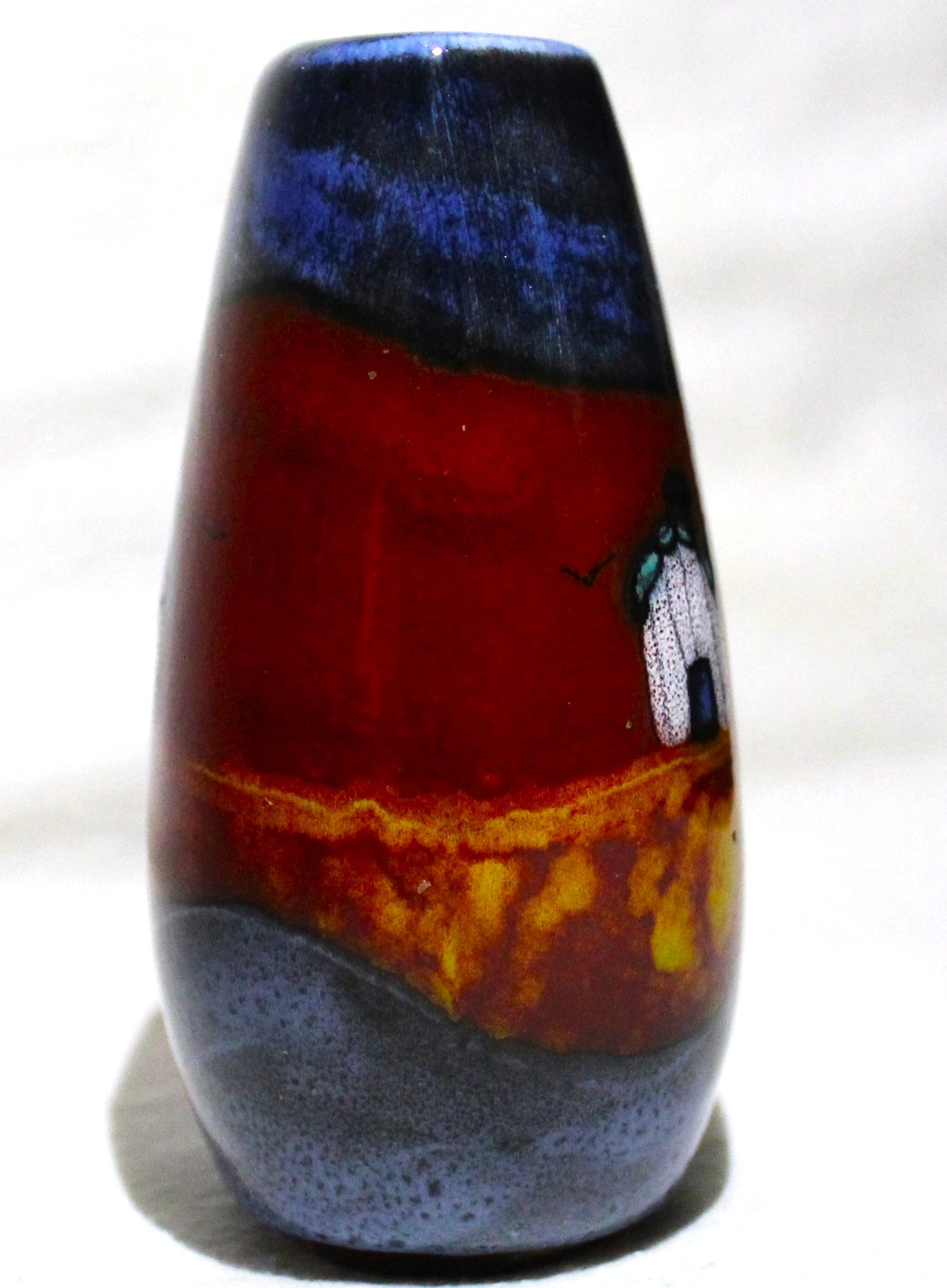 Hand-thrown, Mini Manhattan Vase - Red beach Huts design