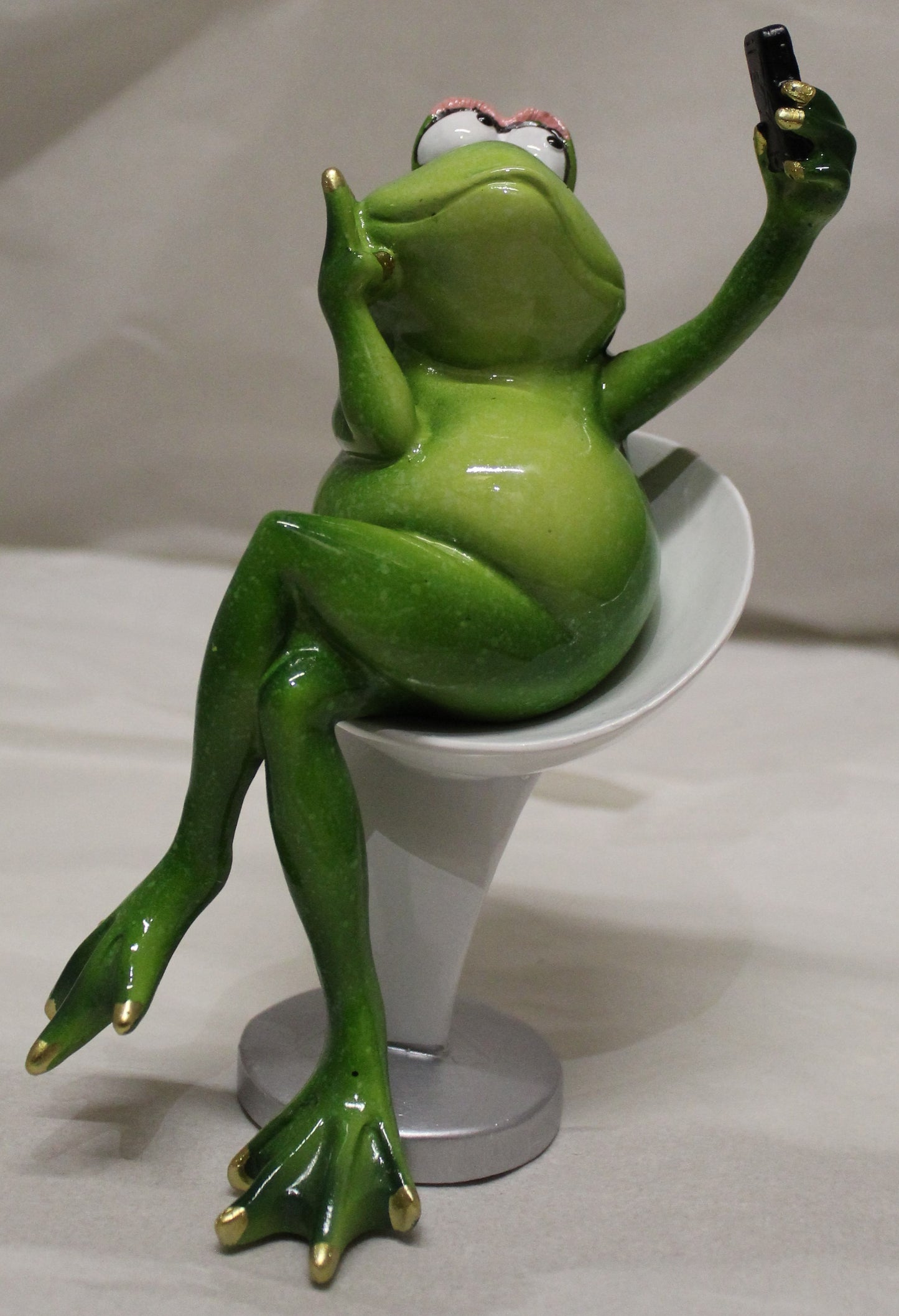 Comical Frogs - Sitting Selfie