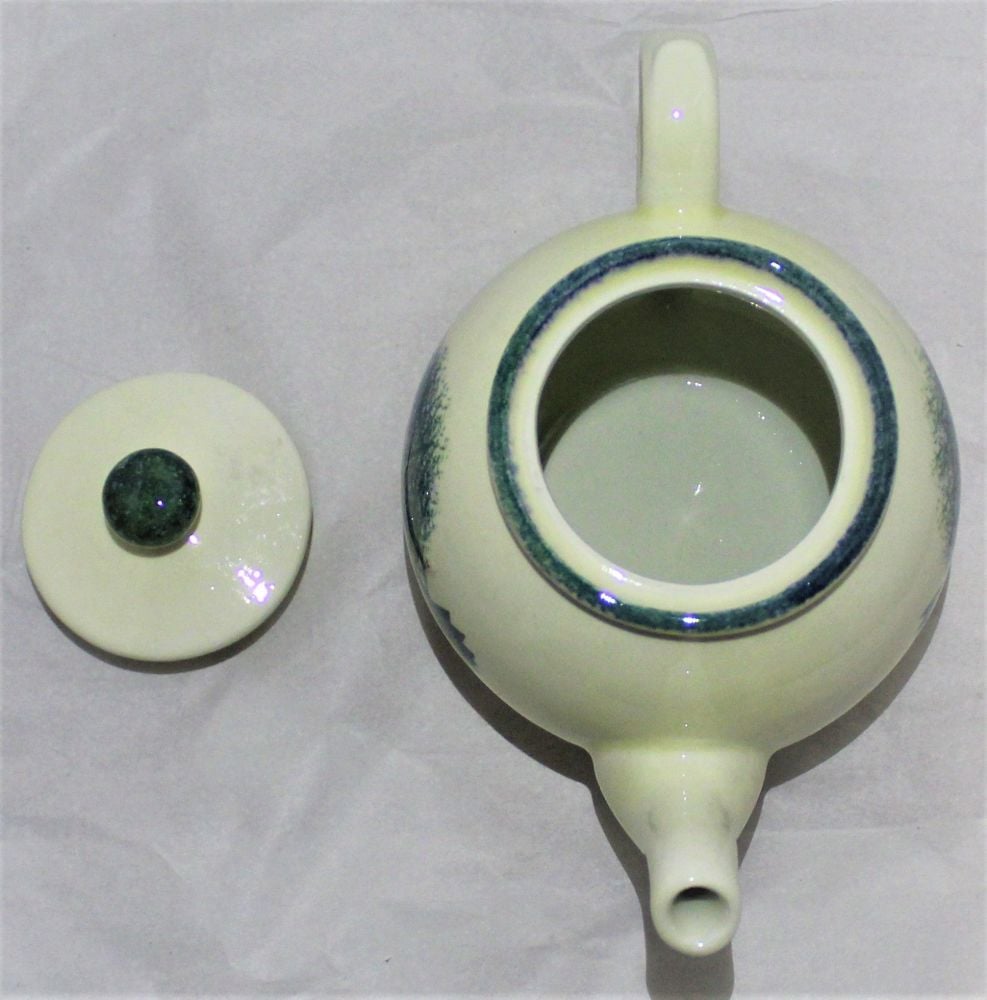 Small Tea Pot - Vinyard Design