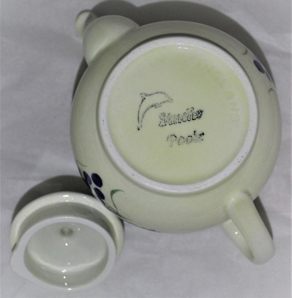 Small Tea Pot - Vinyard Design