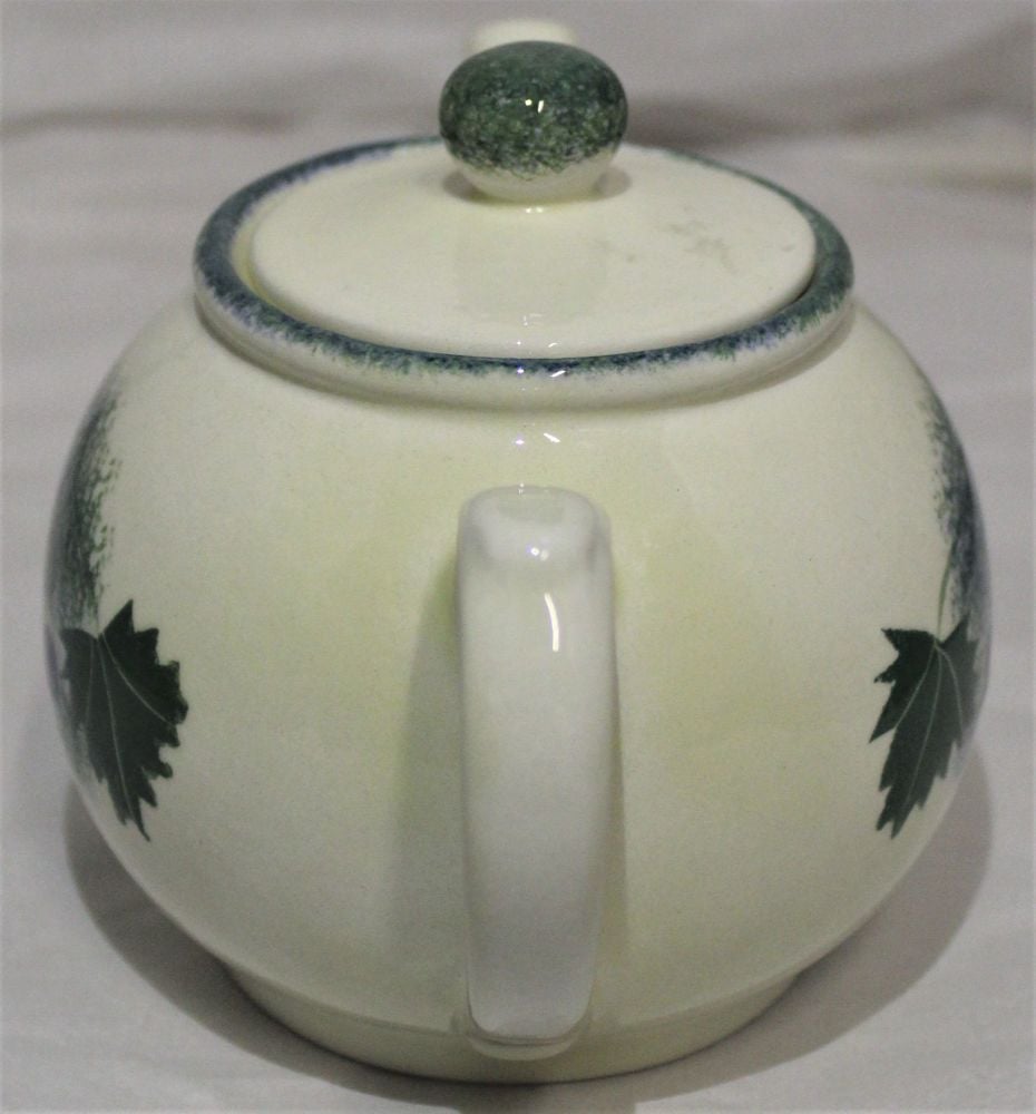 Small Tea Pot - Vinyard Design